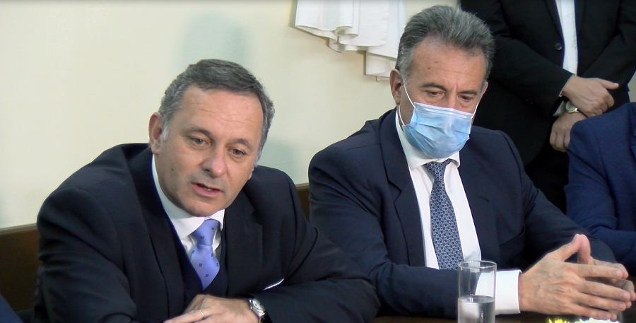 Delgado y Salinas 3214132