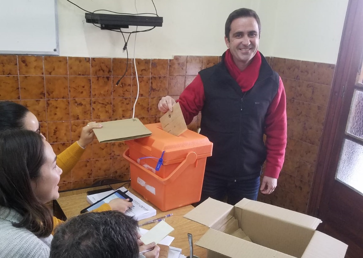 Martín Melazzi votando
