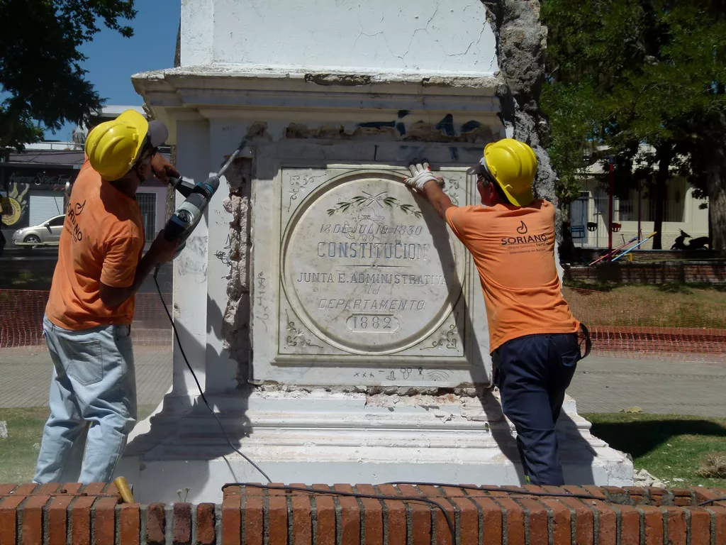continúan trabajos en columna de la Libertad - 2