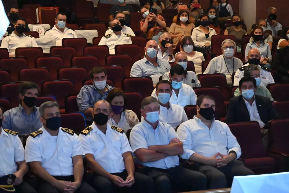 Besozzi en acto de la Policía I