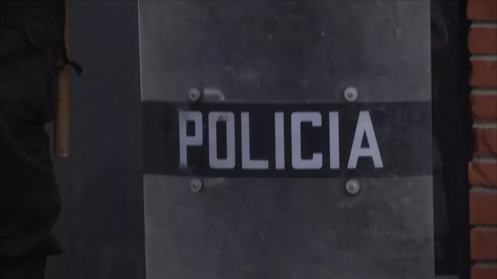 Policia 3243242