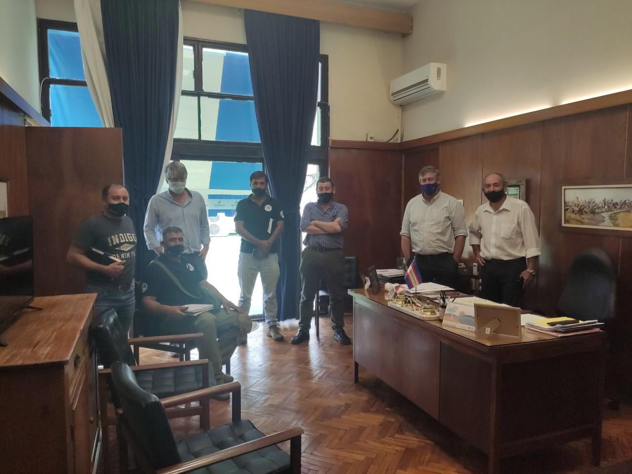 thumbnail_Intendente Besozzi y el Secretario General de la comuna se reunieron con Integrantes del Gremio de ADEOMS