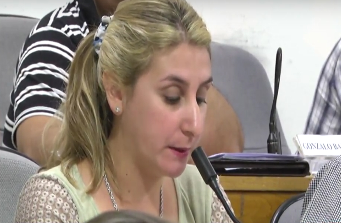 mayka acuña 32434