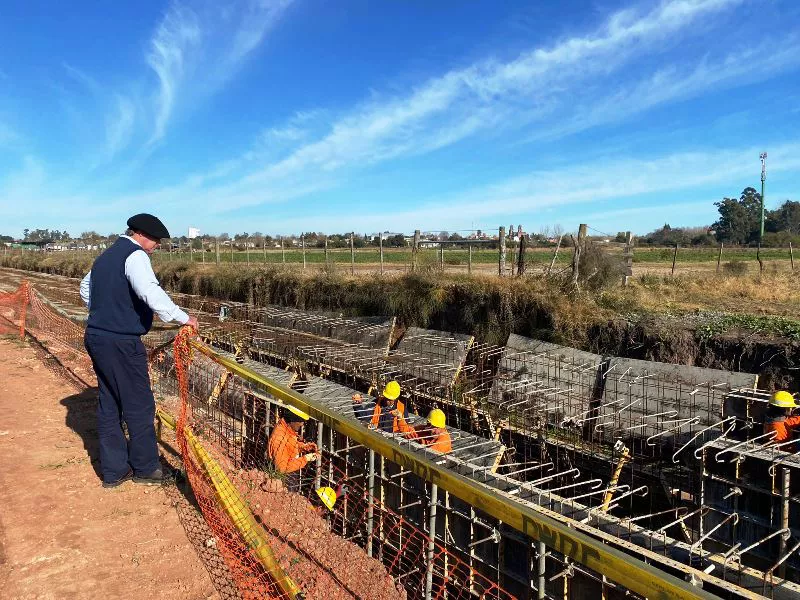 Besozzi en Dolores - obra mega colector pluvial 1