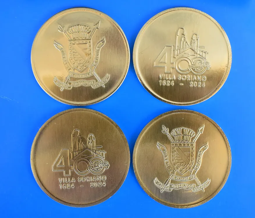 monedas por los 400 años de Villa Soriano