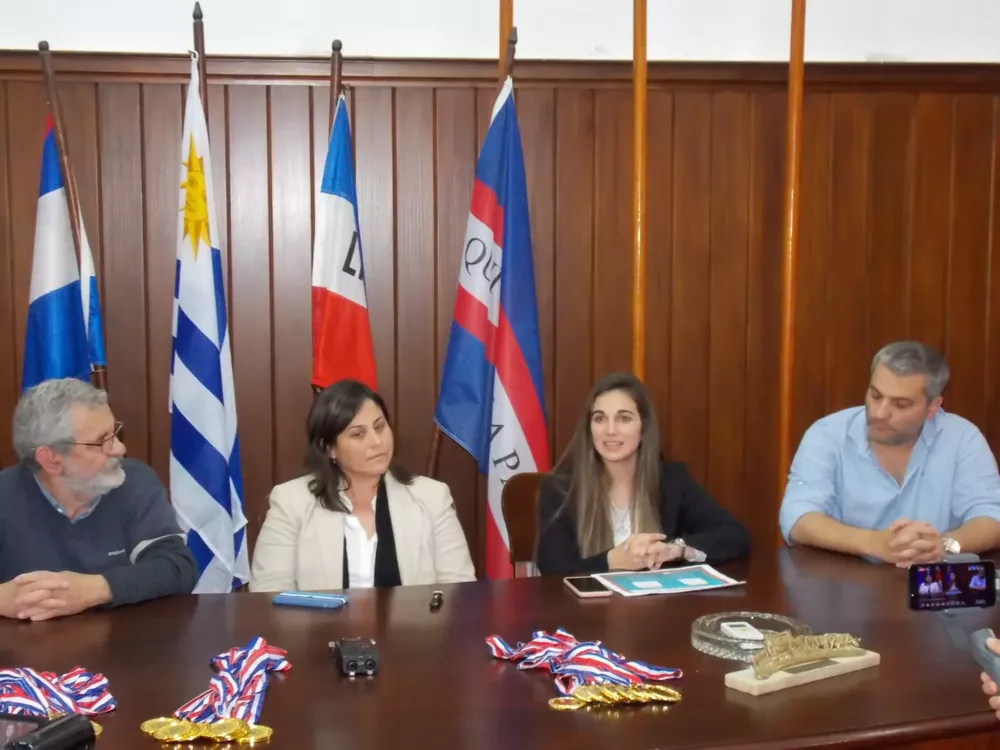 presentaron depoortes en cardona