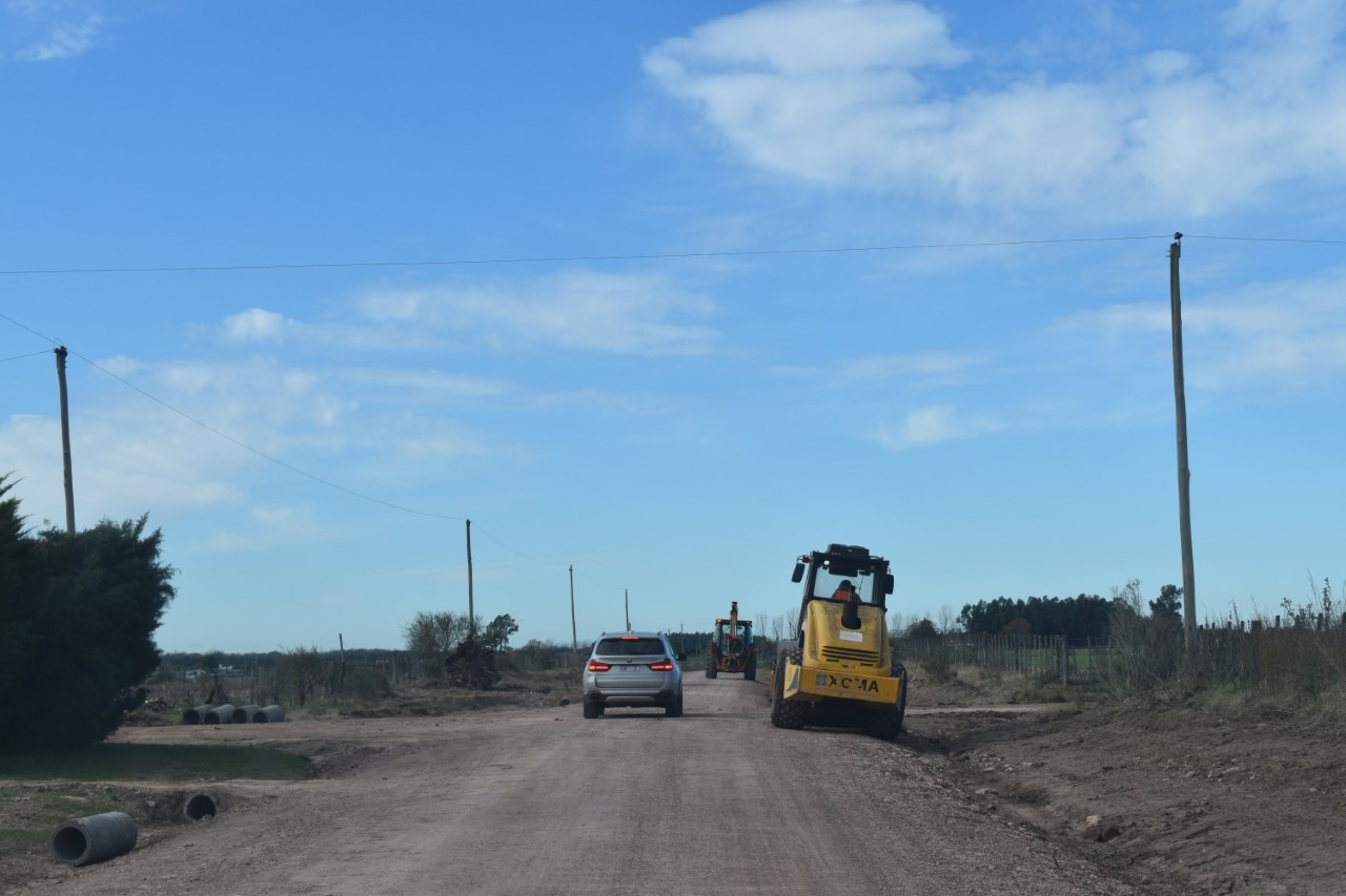 Bascou recorriendo caminería rural