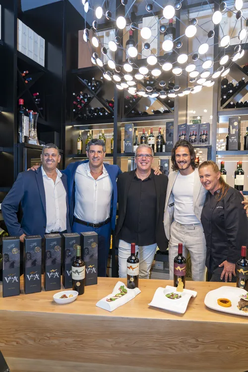 Pablo Fernandez, Javier Azcurra, Diego Berna, Edinson Cavani y Magali O´Neill