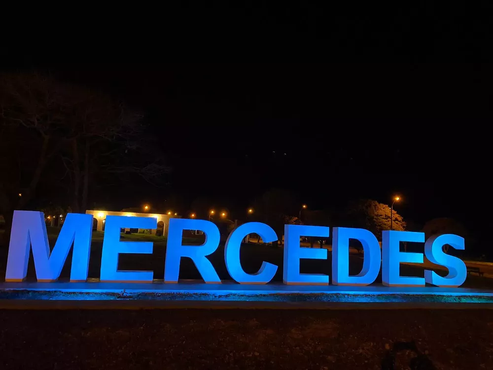 letras corporeas celeste